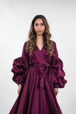 ഗാലറി വ്യൂവറിലേക്ക് ചിത്രം ലോഡ് ചെയ്യുക, Paulina taffeta over-exaggerated layered sleeve wrap maxi dress
