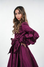 ഗാലറി വ്യൂവറിലേക്ക് ചിത്രം ലോഡ് ചെയ്യുക, Paulina taffeta over-exaggerated layered sleeve wrap maxi dress