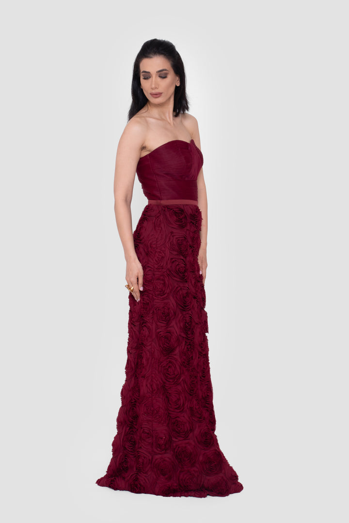 Rosabelle Strapless Rose Textured Gown In Burgundy